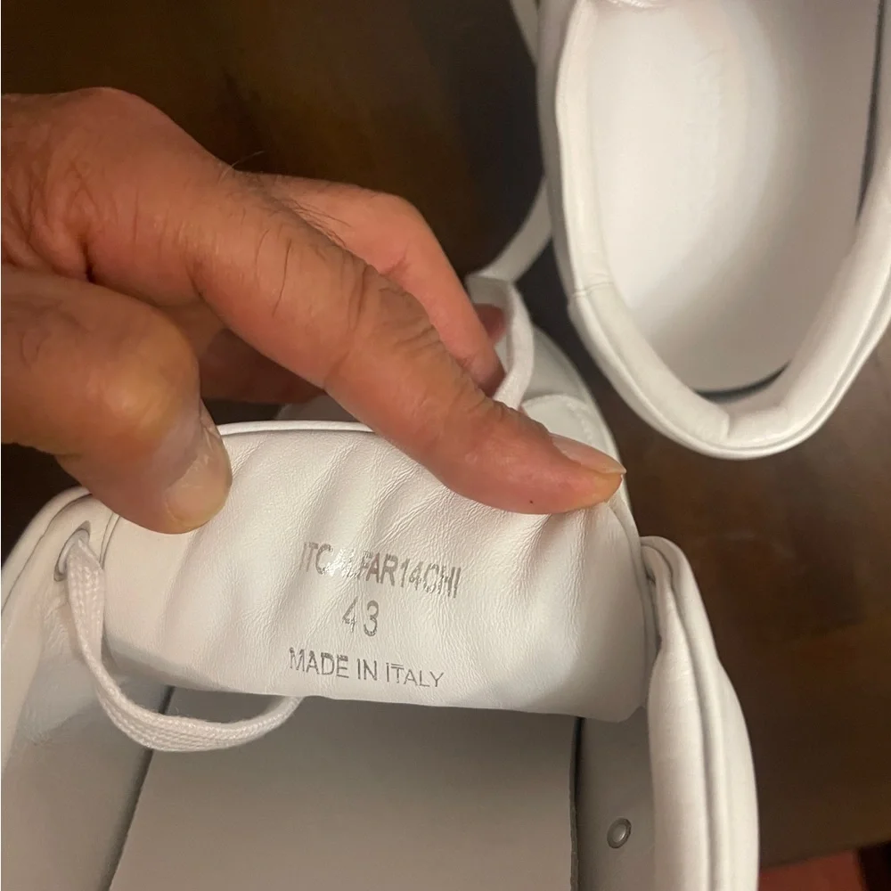 Burberry White Sneakers Minimalist Design - Picture 10 of 15